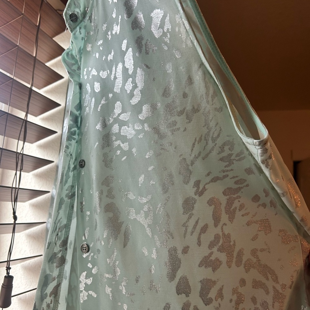 Daytrip - sheer sleeveless top XL - Picture 4 of 7